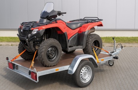 COMMENT ARRIMER UN QUAD SUR UNE REMORQUE ?